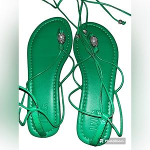 I.N.G green sandal!  worn once Great condition